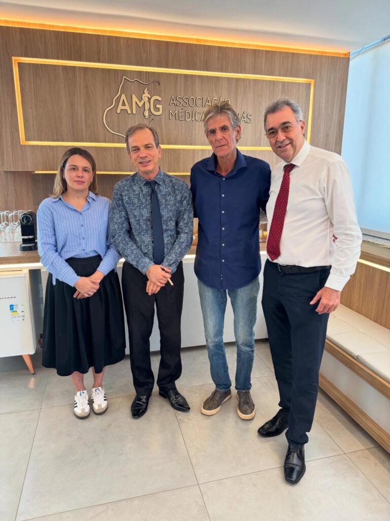 Instagram post from amgoias. This post is in position 16.